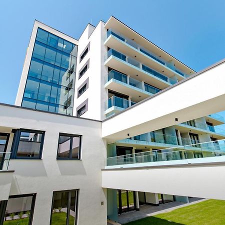 Clyde-Premium Lelle Waterfront Private Apartment Балатонлелле Екстер'єр фото